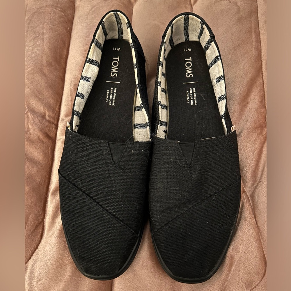 TOMS Black Canvas Classics